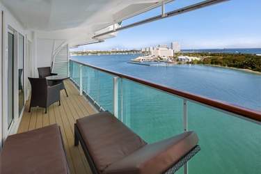 RCI, Serenade of the Seas, Owner's Suite 1 Bedroom 1.jpg